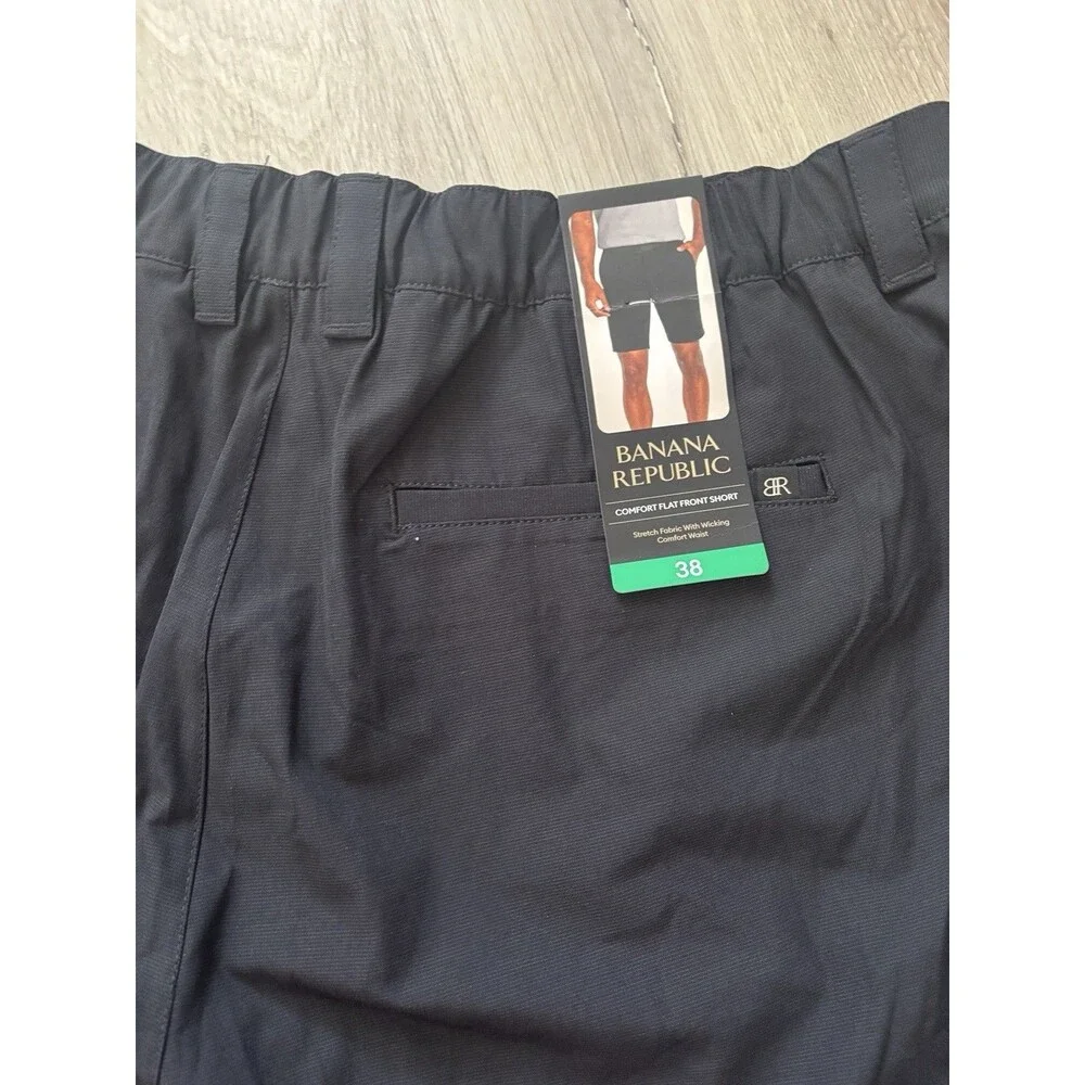 NWT Size 38 Banana Republic Mens Comfort Flat Front Shorts Black Stretch Wicking